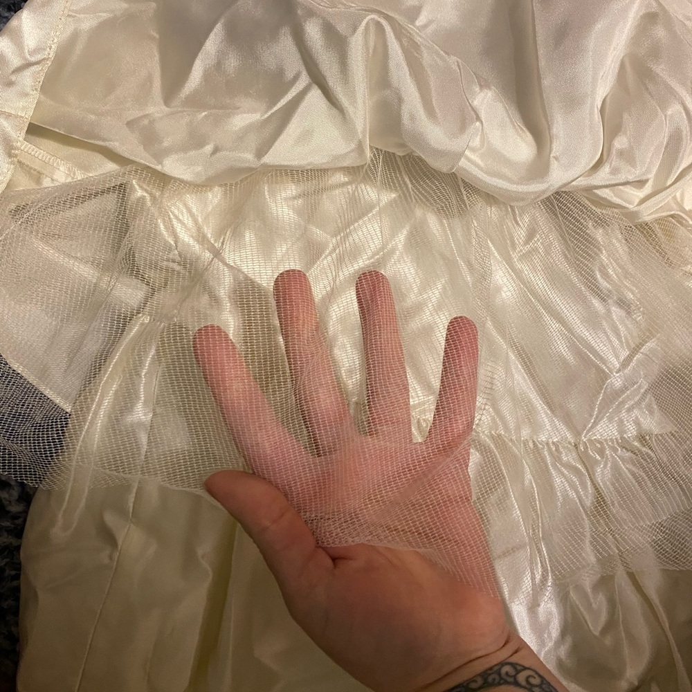Formal dress - Picture 3 of 12